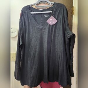 Ava & Viv Women's Black V-Neck Top